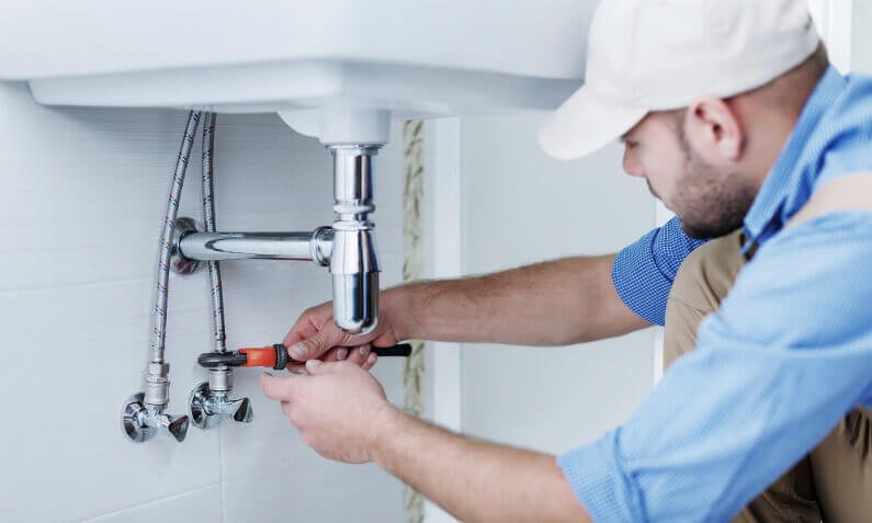 Reasons to Hire a Plumber for Homes