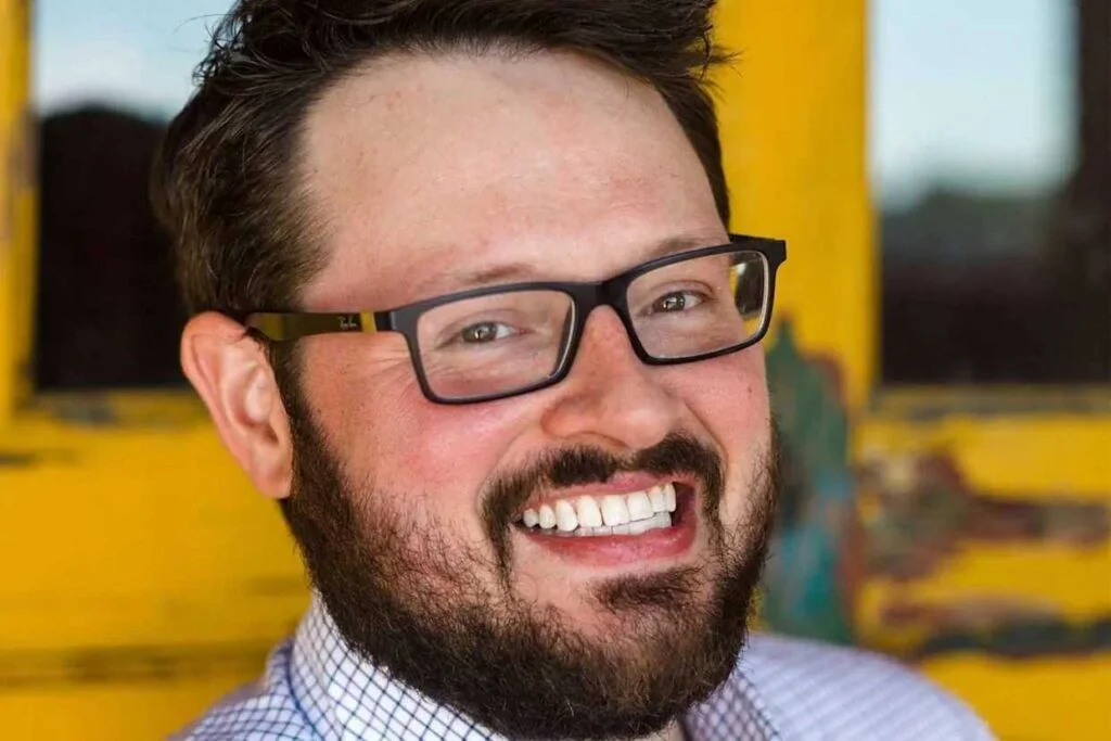 Sports Journalist Wes Rucker Dies in Five-Car Crash, Leaving Behind Pregnant Wife and Young Son